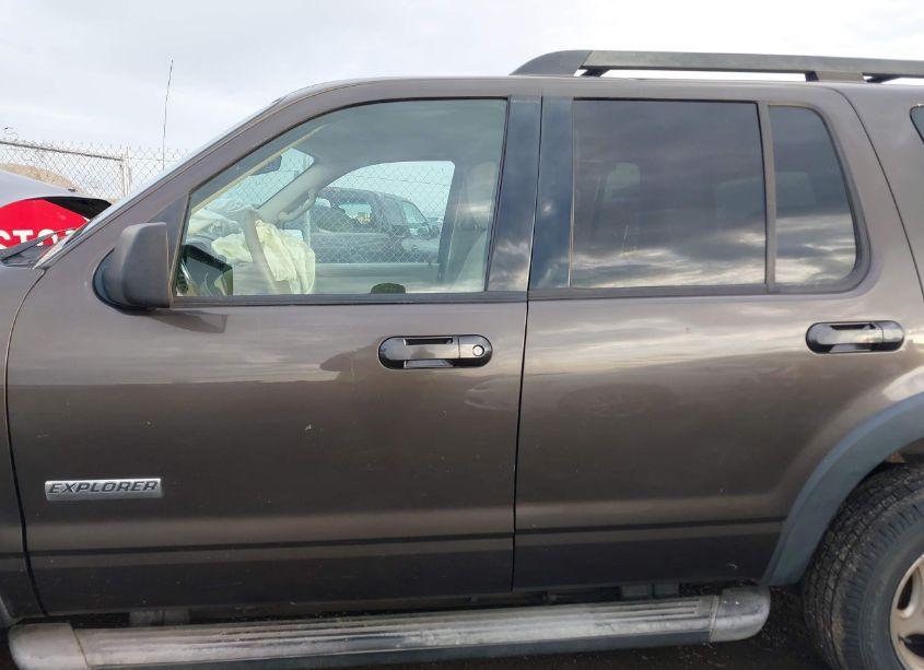 Photo 14 of 2007 Ford Explorer XLT (VIN 1FMEU73E97UB08075)