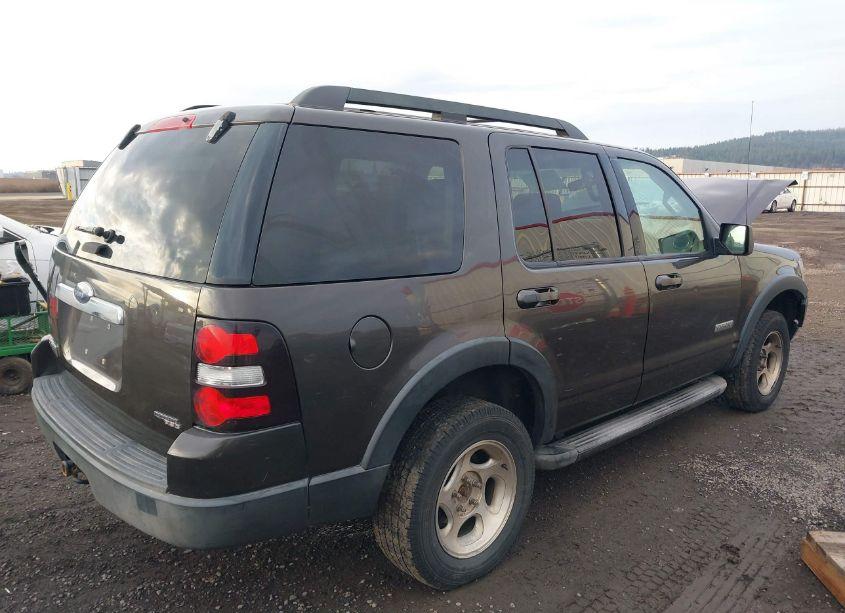 Photo 4 of 2007 Ford Explorer XLT (VIN 1FMEU73E97UB08075)