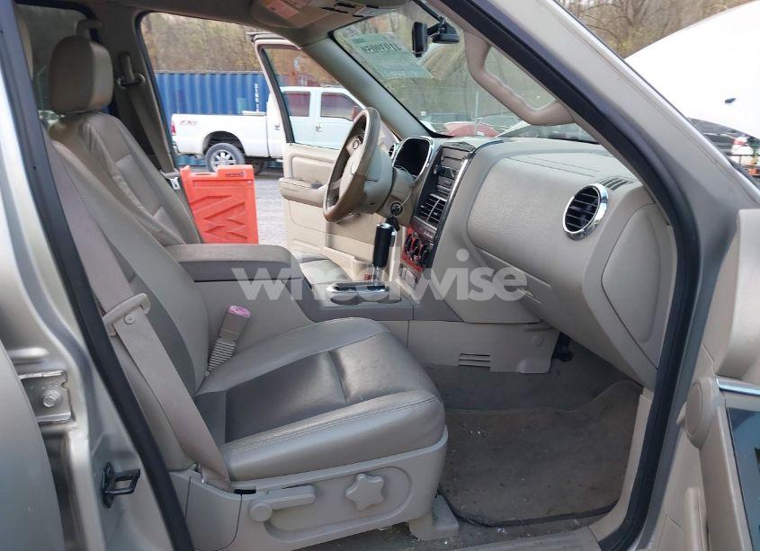 Photo 5 of 2007 Ford Explorer XLT (VIN 1FMEU73E97UB44364)