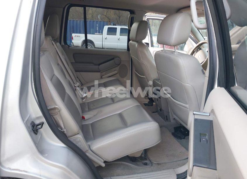 Photo 8 of 2007 Ford Explorer XLT (VIN 1FMEU73E97UB44364)