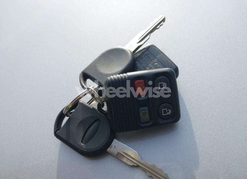 Photo 11 of 2009 Ford Explorer XLT (VIN 1FMEU73E99UA26169)