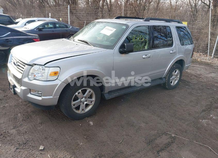 Photo 2 of 2009 Ford Explorer XLT (VIN 1FMEU73E99UA26169)