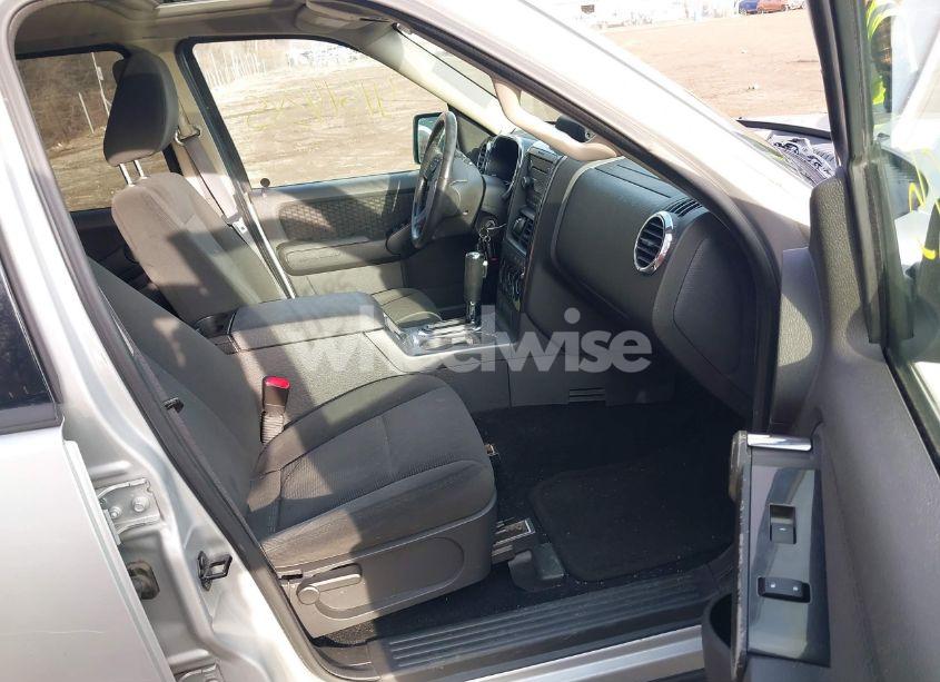 Photo 5 of 2009 Ford Explorer XLT (VIN 1FMEU73E99UA26169)