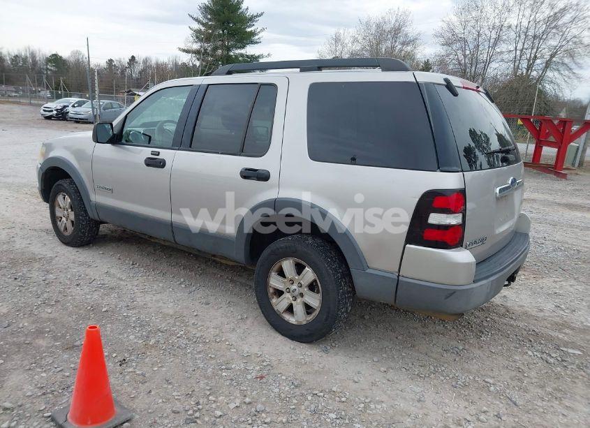 Photo 3 of 2006 Ford Explorer XLT (VIN 1FMEU73EX6UB73810)