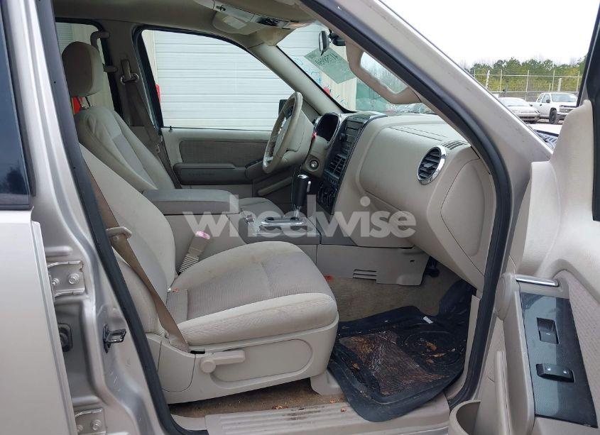 Photo 5 of 2006 Ford Explorer XLT (VIN 1FMEU73EX6UB73810)