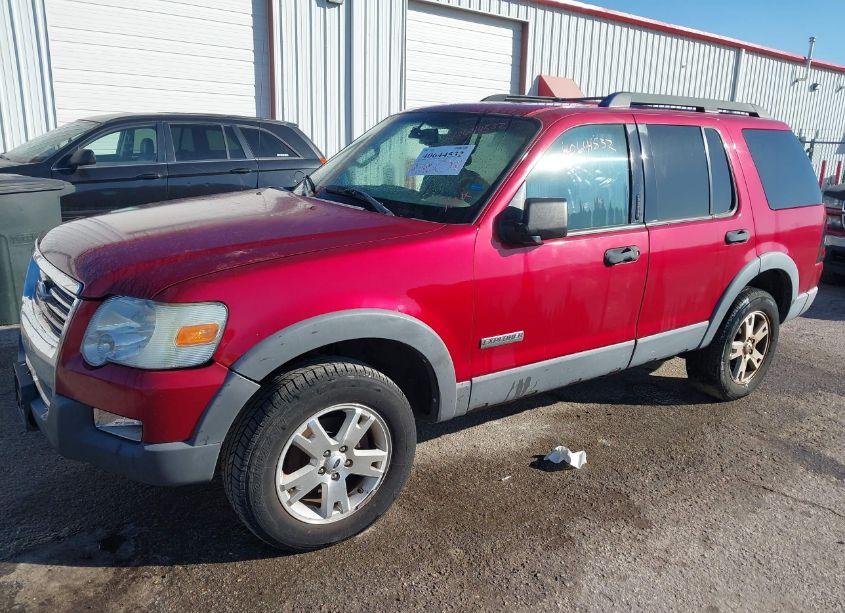 Photo 2 of 2006 Ford Explorer XLT (VIN 1FMEU73EX6ZA10383)