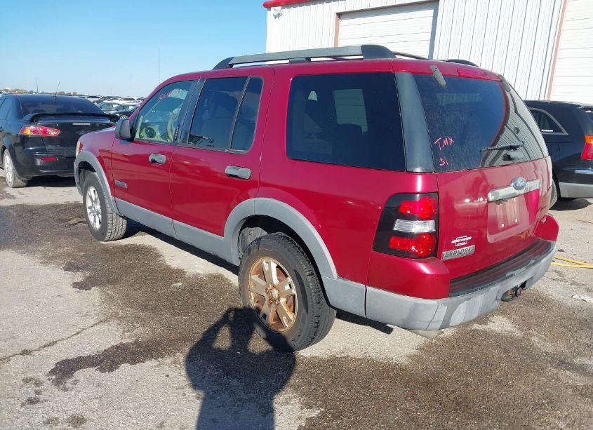 Photo 3 of 2006 Ford Explorer XLT (VIN 1FMEU73EX6ZA10383)