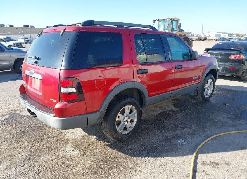 Photo 4 of 2006 Ford Explorer XLT (VIN 1FMEU73EX6ZA10383)