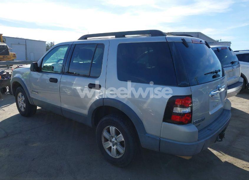 Photo 3 of 2006 Ford Explorer XLT (VIN 1FMEU73EX6ZA23750)