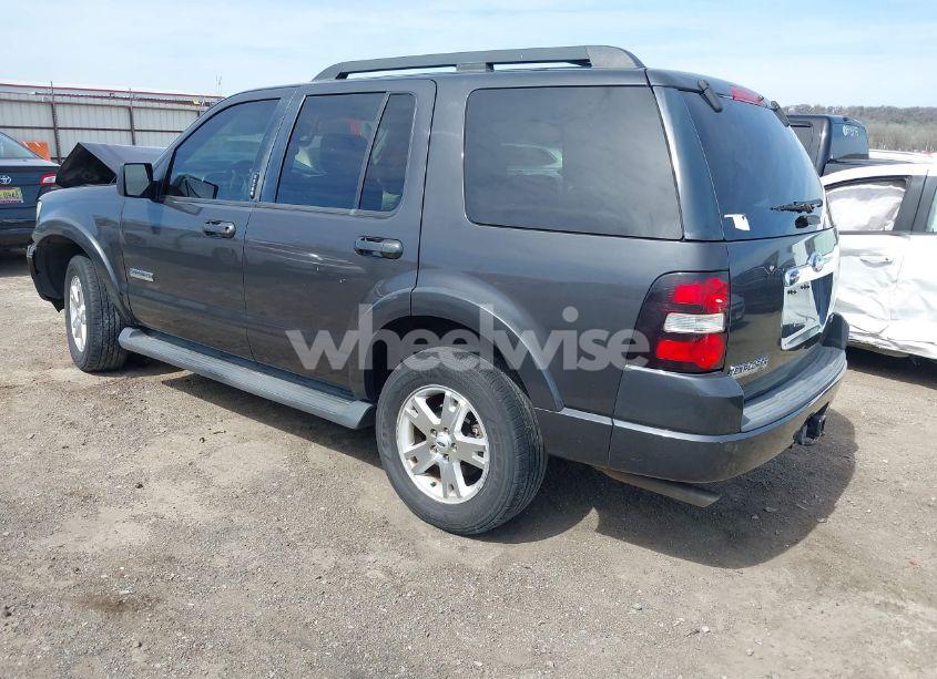 Photo 3 of 2007 Ford Explorer XLT (VIN 1FMEU73EX7UB50867)