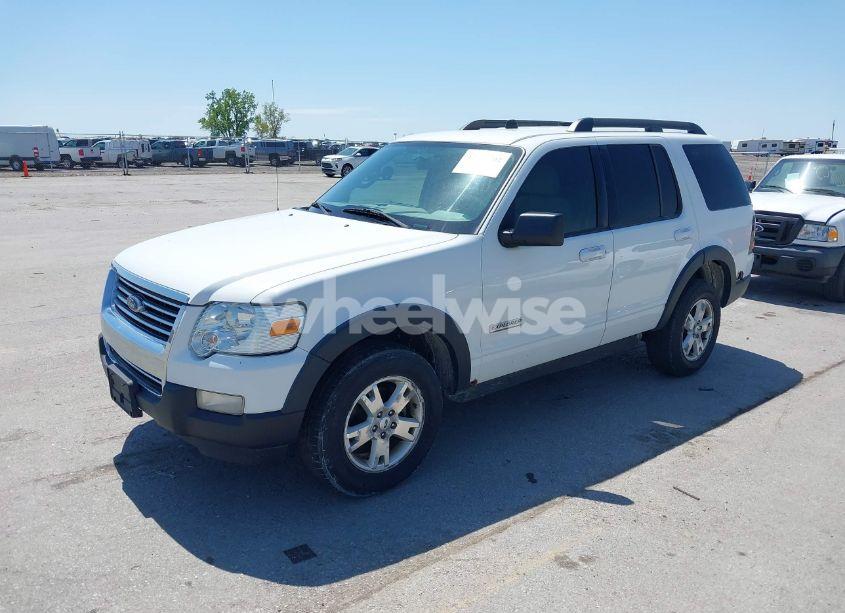 Photo 2 of 2007 Ford Explorer XLT (VIN 1FMEU73EX7UB65188)