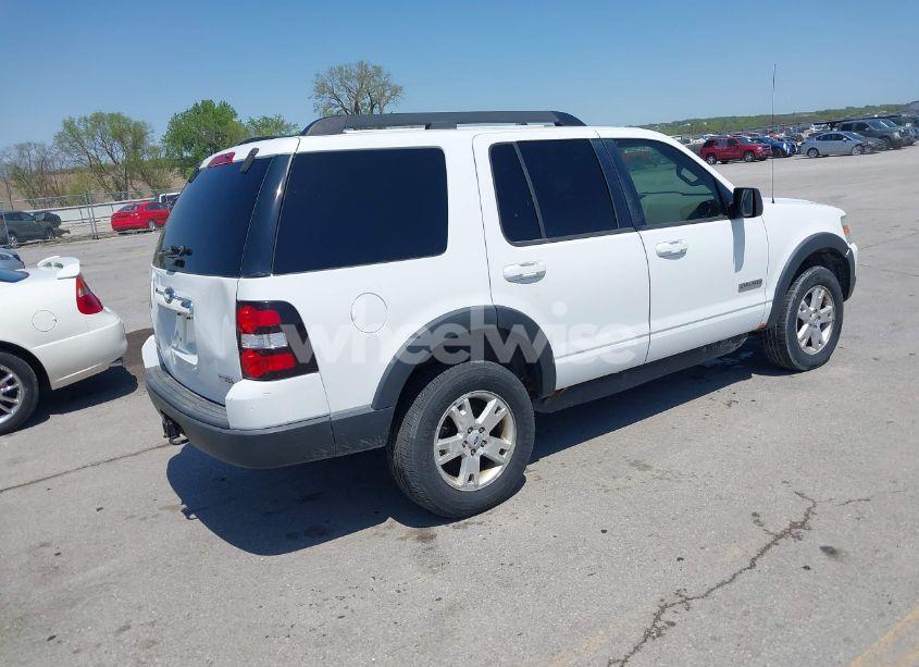 Photo 4 of 2007 Ford Explorer XLT (VIN 1FMEU73EX7UB65188)