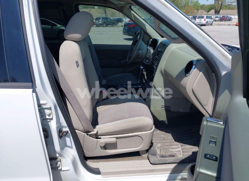Photo 5 of 2007 Ford Explorer XLT (VIN 1FMEU73EX7UB65188)