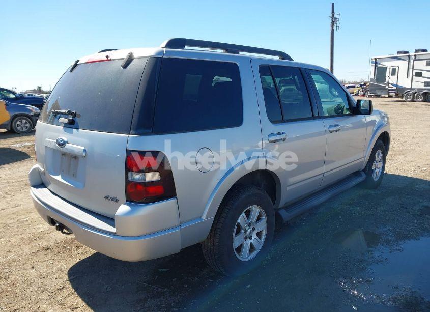 Photo 4 of 2009 Ford Explorer XLT (VIN 1FMEU73EX9UA14080)