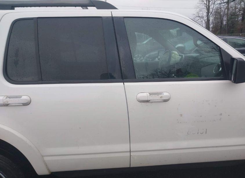 Photo 14 of 2009 Ford Explorer XLT (VIN 1FMEU73EX9UA22518)