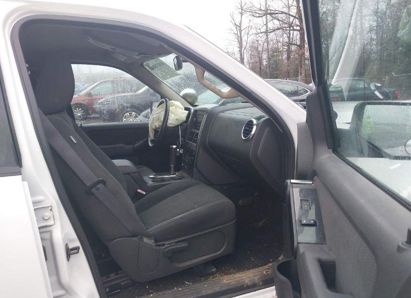 Photo 5 of 2009 Ford Explorer XLT (VIN 1FMEU73EX9UA22518)