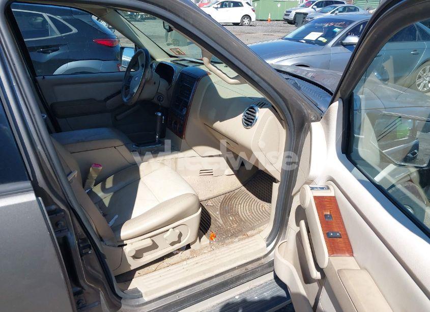 Photo 5 of 2006 Ford Explorer EDDIE BAUER (VIN 1FMEU748X6ZA27287)