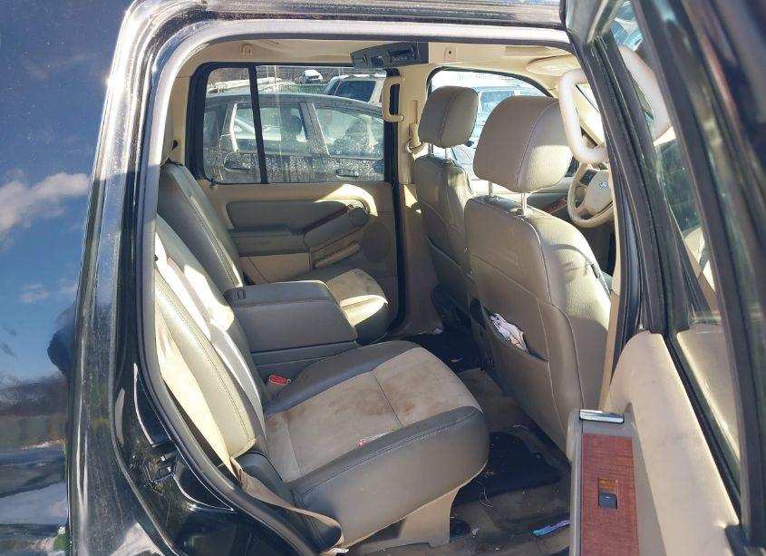 Photo 8 of 2007 Ford Explorer EDDIE BAUER (VIN 1FMEU748X7UB87765)