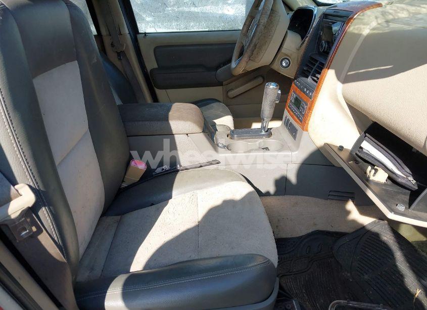 Photo 5 of 2006 Ford Explorer EDDIE BAUER (VIN 1FMEU74E06UA70037)