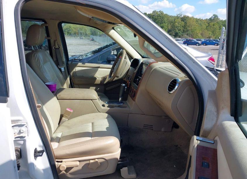 Photo 5 of 2007 Ford Explorer EDDIE BAUER (VIN 1FMEU74E57UB16172)