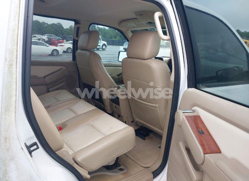 Photo 8 of 2007 Ford Explorer EDDIE BAUER (VIN 1FMEU74EX7UB39530)
