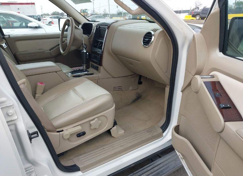 Photo 5 of 2008 Ford Explorer LIMITED (VIN 1FMEU75808UB22911)