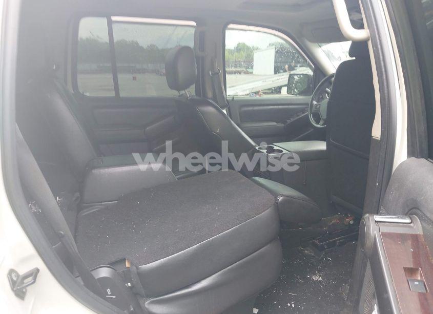 Photo 8 of 2006 Ford Explorer LIMITED (VIN 1FMEU75826UB15066)