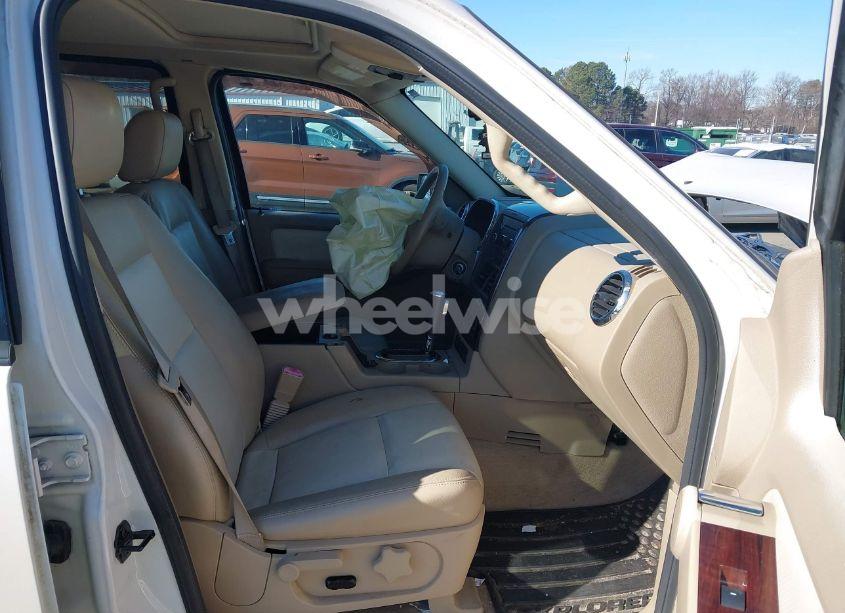 Photo 5 of 2008 Ford Explorer LIMITED (VIN 1FMEU75828UA13463)