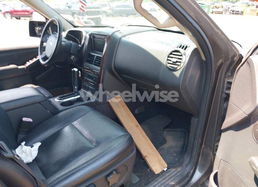 Photo 5 of 2007 Ford Explorer LIMITED (VIN 1FMEU75847UB86612)