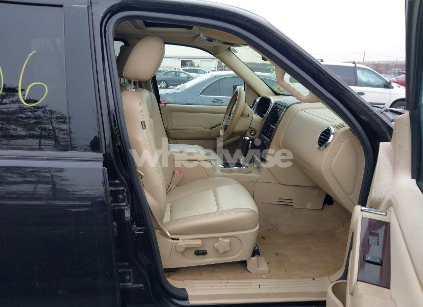 Photo 5 of 2006 Ford Explorer LIMITED (VIN 1FMEU75856UA55722)