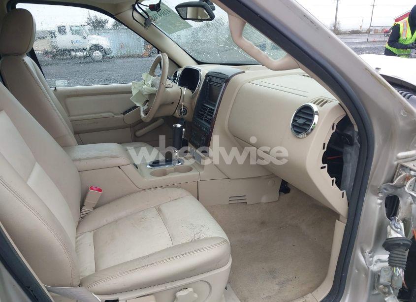 Photo 5 of 2006 Ford Explorer LIMITED (VIN 1FMEU75876UA58332)