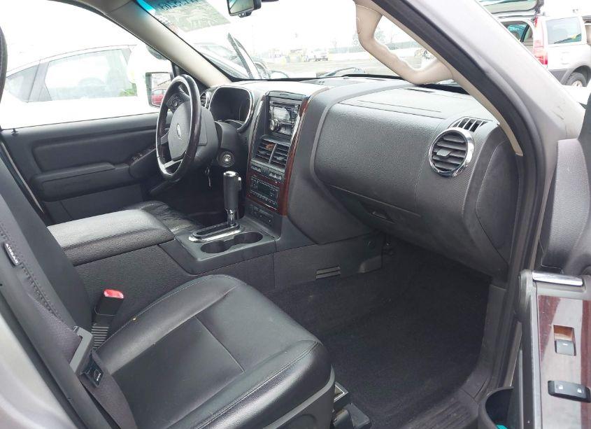 Photo 5 of 2006 Ford Explorer LIMITED (VIN 1FMEU75886UB49271)