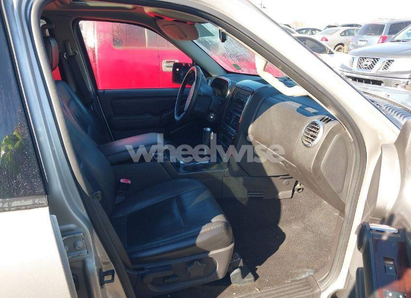 Photo 5 of 2007 Ford Explorer LIMITED (VIN 1FMEU75897UB78487)