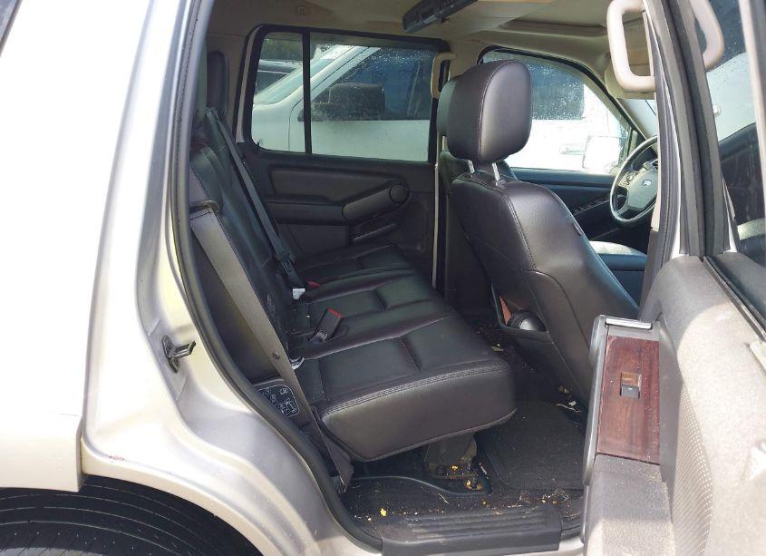 Photo 8 of 2006 Ford Explorer LIMITED (VIN 1FMEU758X6UB26252)