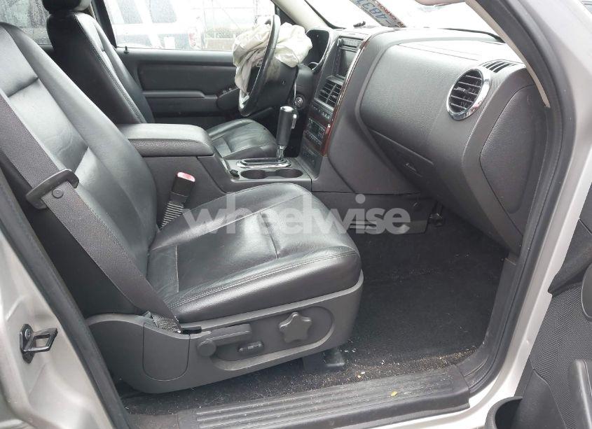 Photo 5 of 2006 Ford Explorer LIMITED (VIN 1FMEU75E06UA78072)