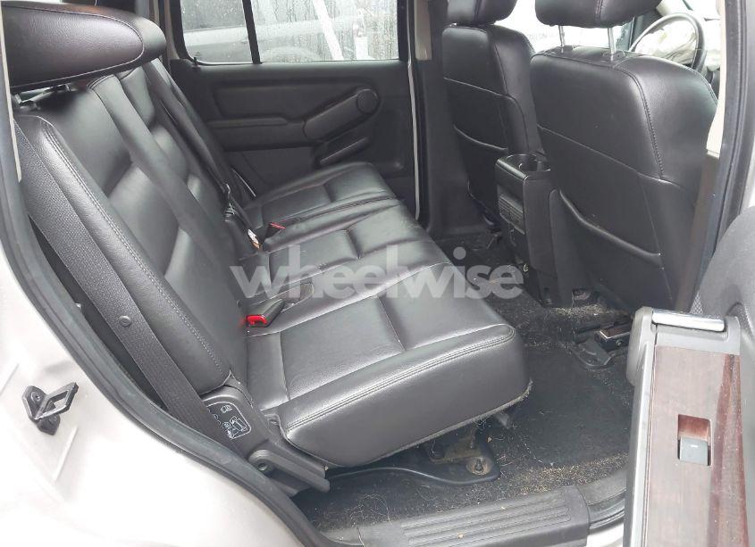 Photo 8 of 2006 Ford Explorer LIMITED (VIN 1FMEU75E06UA78072)