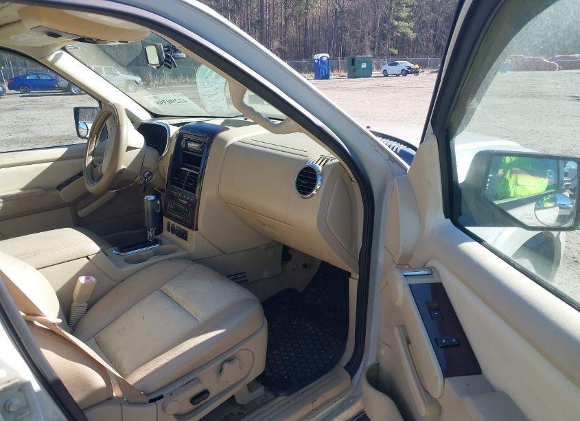 Photo 5 of 2006 Ford Explorer LIMITED (VIN 1FMEU75E06ZA10180)