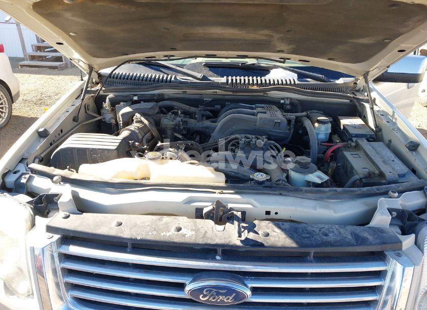 Photo 10 of 2006 Ford Explorer LIMITED (VIN 1FMEU75E06ZA14701)