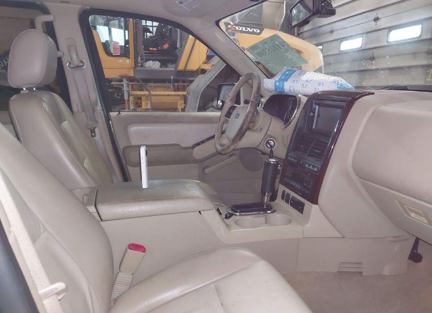 Photo 5 of 2006 Ford Explorer LIMITED (VIN 1FMEU75E66UB27713)