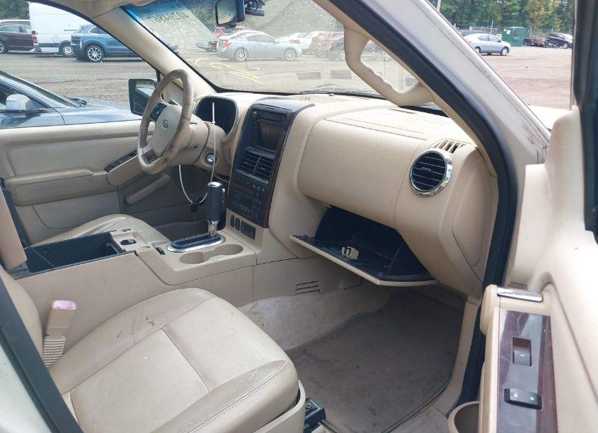 Photo 5 of 2006 Ford Explorer LIMITED (VIN 1FMEU75E76UB51695)