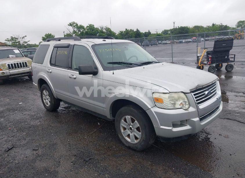 2010 Ford Explorer XLT (VIN 1FMEU7D87AUA69194) main photo