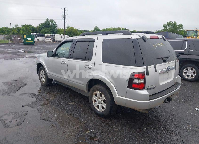 Photo 3 of 2010 Ford Explorer XLT (VIN 1FMEU7D87AUA69194)