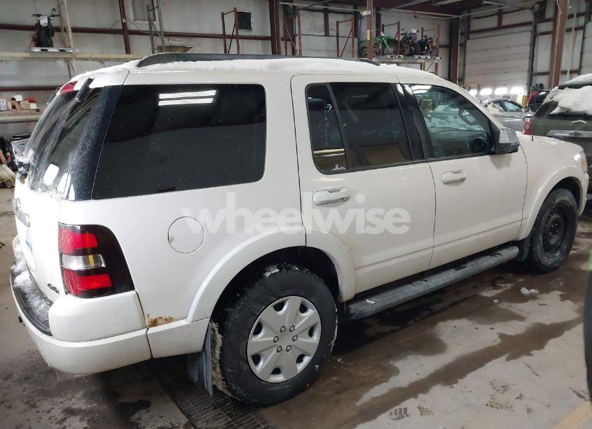 Photo 4 of 2010 Ford Explorer XLT (VIN 1FMEU7DE0AUA12471)