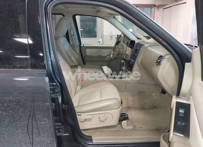 Photo 5 of 2010 Ford Explorer XLT (VIN 1FMEU7DE0AUA91432)