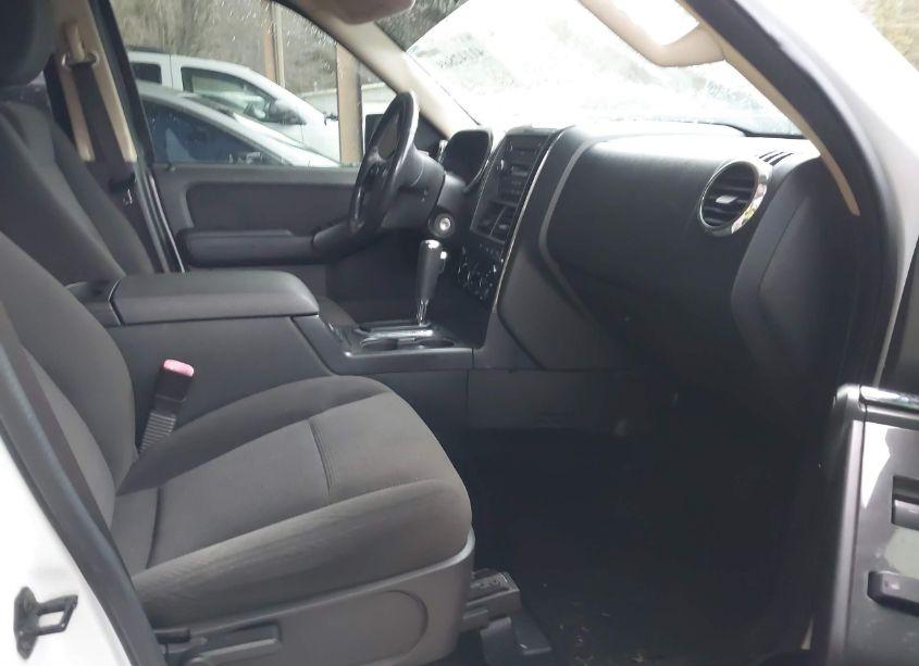 Photo 5 of 2010 Ford Explorer XLT (VIN 1FMEU7DE1AUB07279)