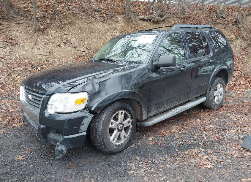 Photo 2 of 2010 Ford Explorer XLT (VIN 1FMEU7DE2AUA32429)