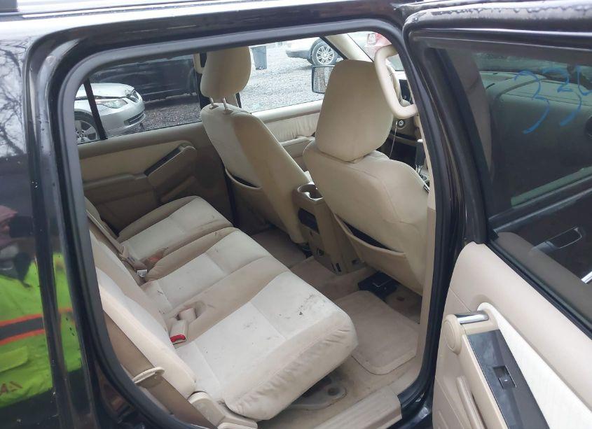 Photo 8 of 2010 Ford Explorer XLT (VIN 1FMEU7DE2AUA32429)