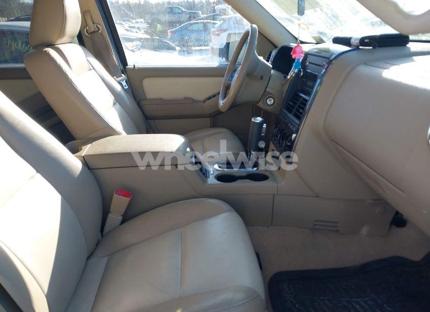 Photo 5 of 2010 Ford Explorer XLT (VIN 1FMEU7DE2AUA71165)