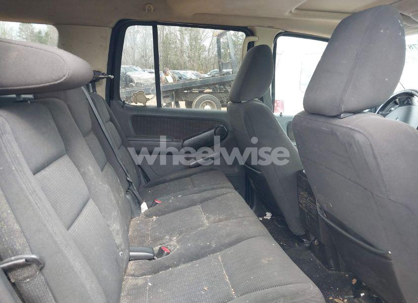 Photo 8 of 2010 Ford Explorer XLT (VIN 1FMEU7DE3AUA19513)