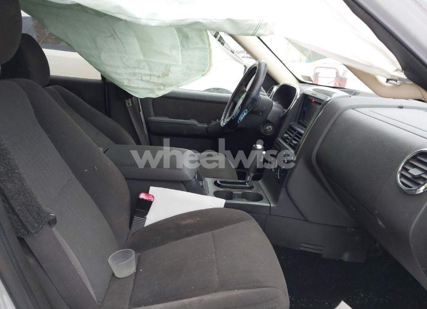 Photo 5 of 2010 Ford Explorer XLT (VIN 1FMEU7DE4AUA14935)